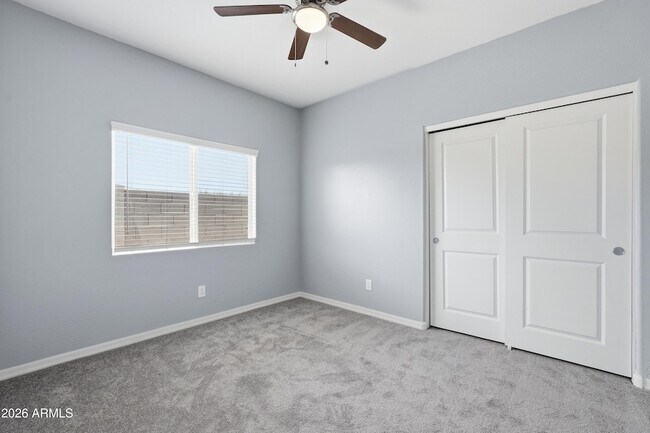 Building Photo - 1692 W Aztec Dr