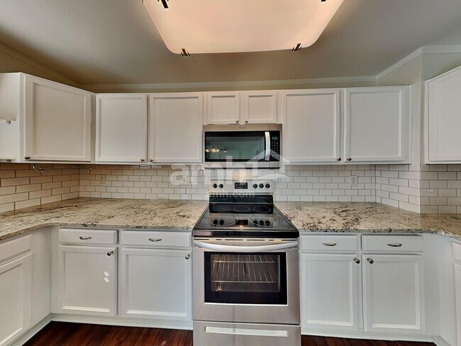 Building Photo - 4815 Talons Mark Dr