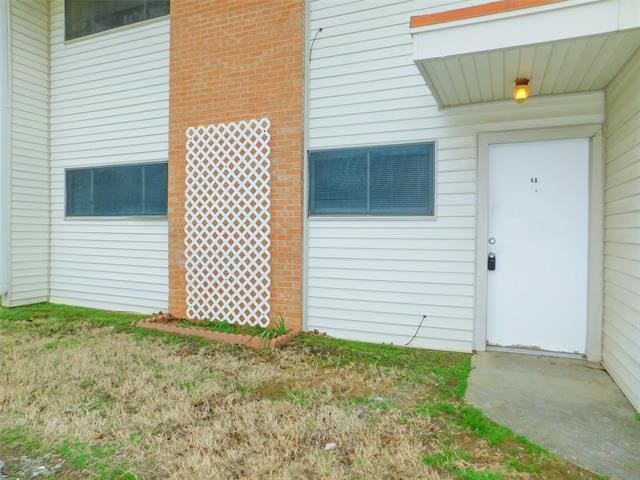 Building Photo - 401 Betchan Dr