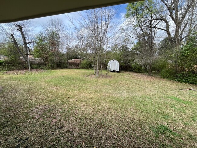 Building Photo - 1375 Riverwood Dr