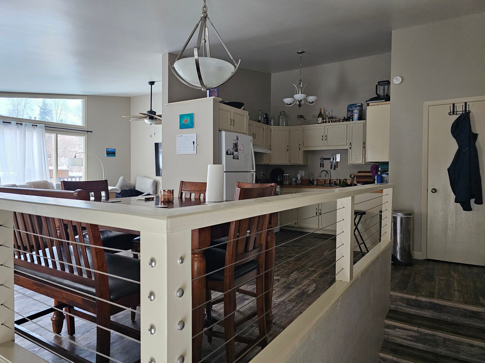 kitchen has dishwasher, gas range, fridge, and garbage disposal. - 7217 Foxridge Cir