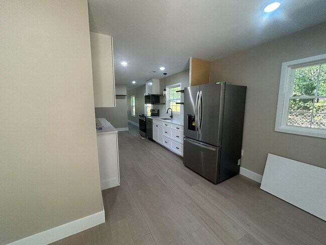 Building Photo - Beautifully Renovated 3 bedroom/3 bath**Historic Overbrook