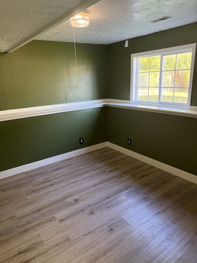 Building Photo - 495 W 1330 N