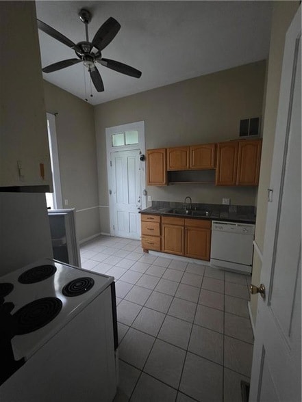 Building Photo - 3820 Perrier St