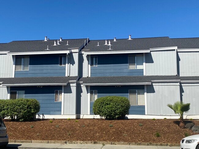 Building - 2355 Fairfield Ave