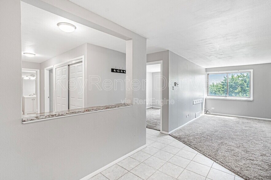 Building Photo - 1366 Garfield St