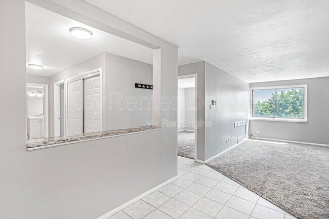 Building Photo - 1366 Garfield St