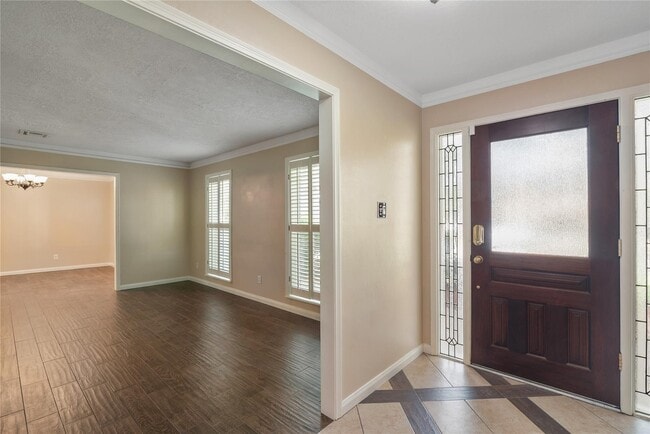 Building Photo - 10911 Elmdale Dr