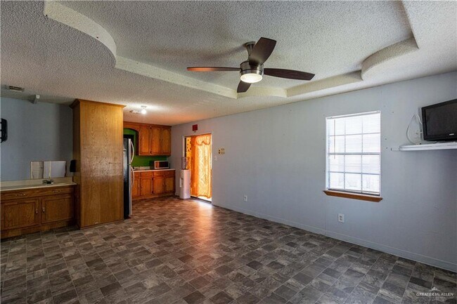 Building Photo - 20 S Olivarez St