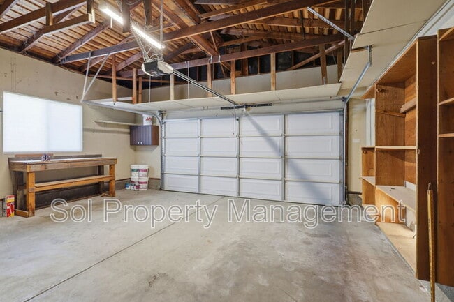 Building Photo - 905 Pellegrini St