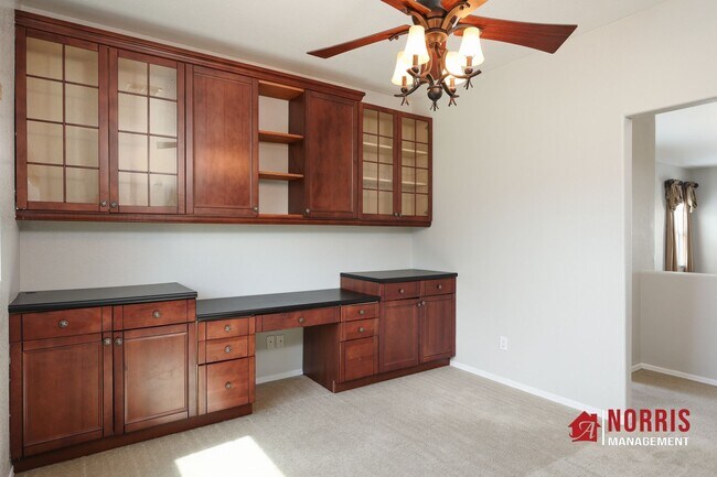 Building Photo - Beautiful Large Home in Casa Grande