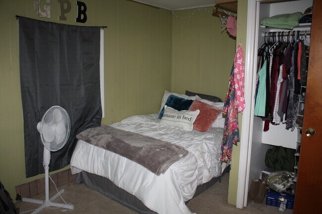 Building Photo - Single Family Home