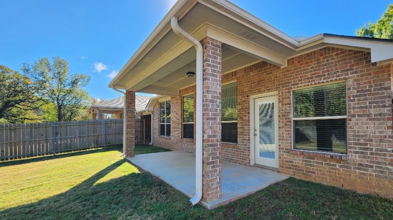 Building Photo - 6053 Pine Cone Ln