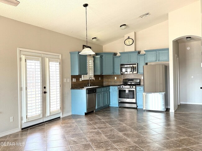 Building Photo - 3729 Loma Brisa Dr