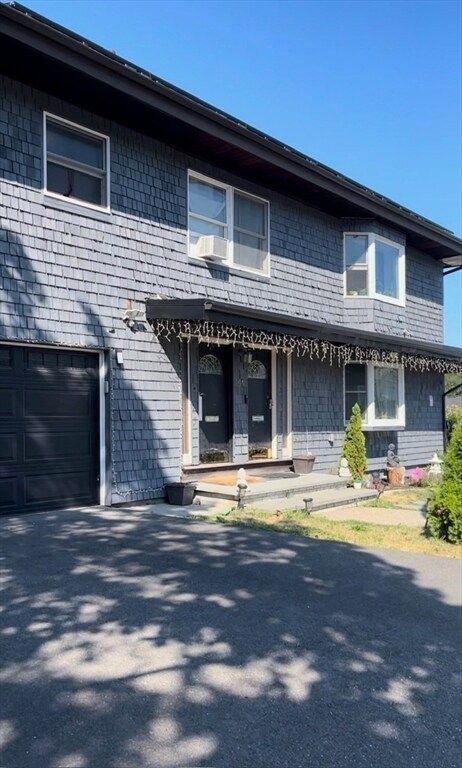 Building Photo - 94 Oakwood Ave