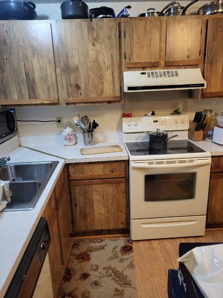 Building Photo - 403 Cedar Ridge Ct