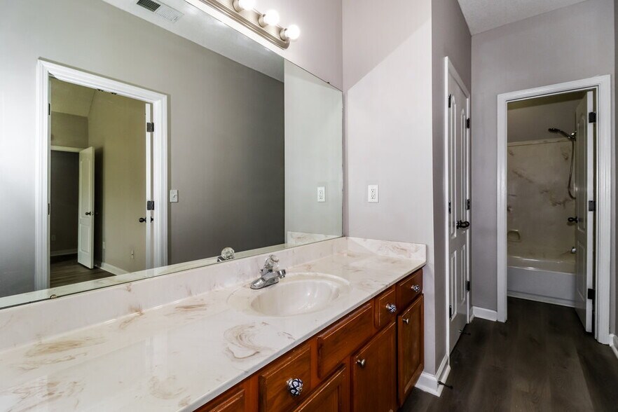 Building Photo - 9134 Cinderhill Cove E