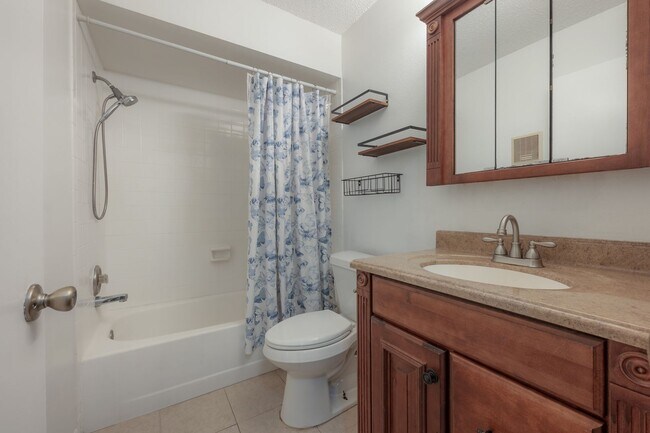 Building Photo - 13608 S Village #6204