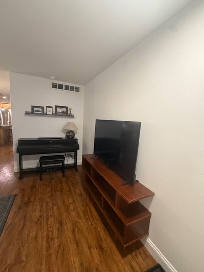 Building Photo - Josephine crossing 4 bedroom cottage