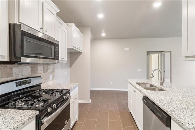 Building Photo - 410 Grove St