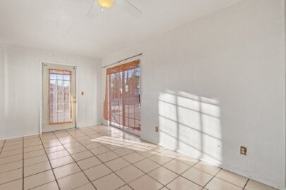 Building Photo - Kern Place- 4 bedrooms, 3 baths and Refrigerated AC.