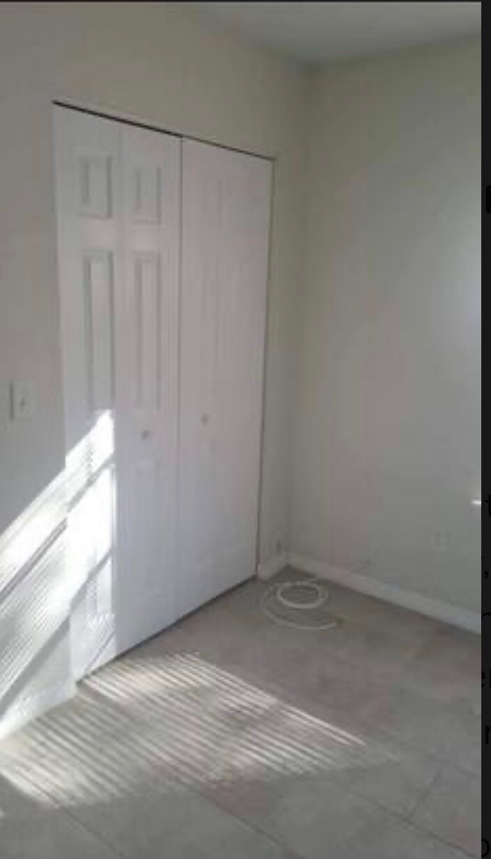 Building Photo - 1788 Poinsettia Ave