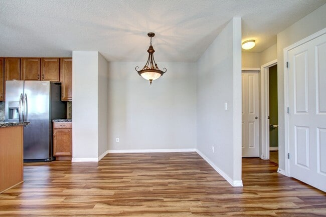 Building Photo - Rare Sapphire Pointe 2 bed townhome for lease great location in Castle Rock.