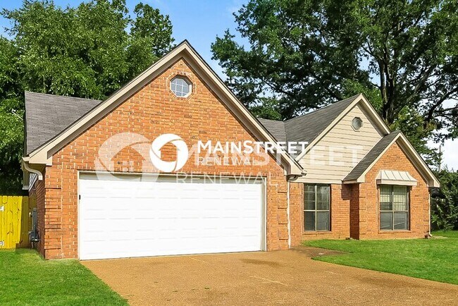 Building Photo - 3 Bedroom Pet-Friendly Home in Memphis, TN with Main Street Renewal