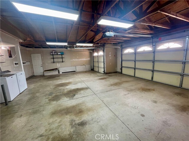 Building Photo - 20111 E Roundtree Ct