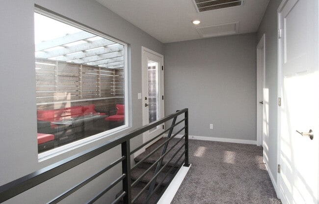 Building Photo - Almost new Townhouse
