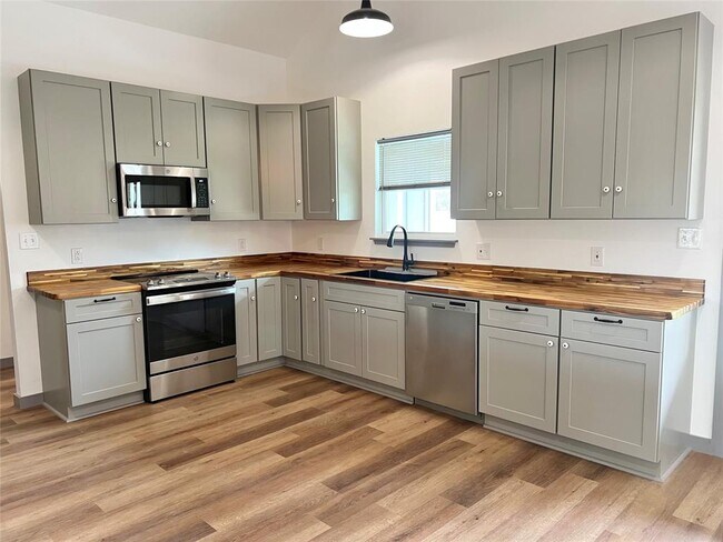 Building Photo - 108 Wood Duck Ln