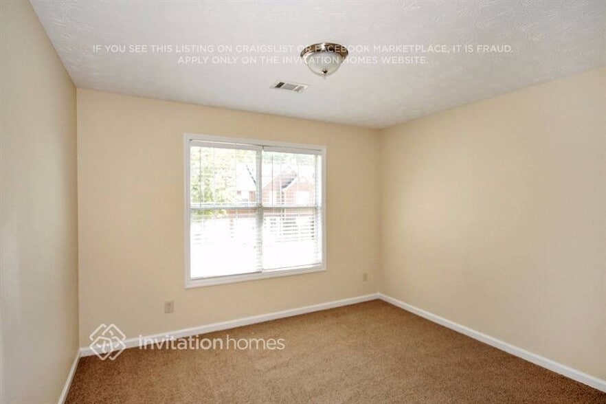 Building Photo - 6521 Carriage Ln
