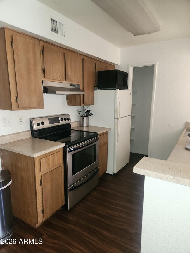 Building Photo - 2625 E Indian School Rd