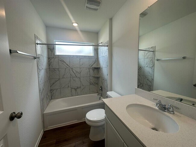 Building Photo - 176 Jeffers