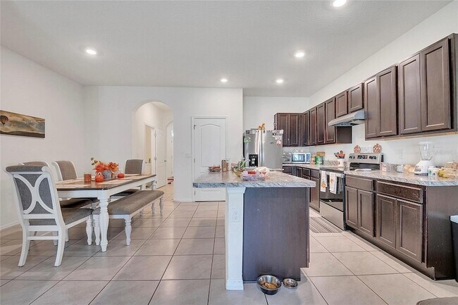Building Photo - 1394 Yellow Finch Dr