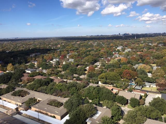 Building Photo - 6211 W Northwest Hwy