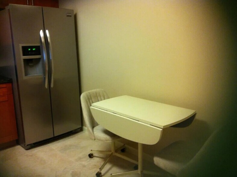 Building Photo - 1821 NE 40th Ct