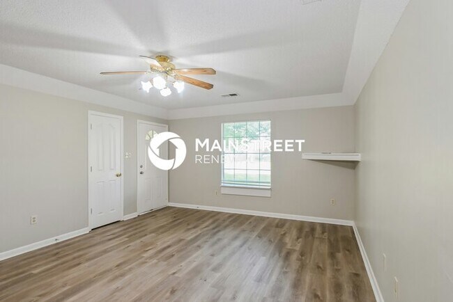 Building Photo - 4 Bedroom Pet-Friendly Home in Horn Lake, MS with Main Street Renewal