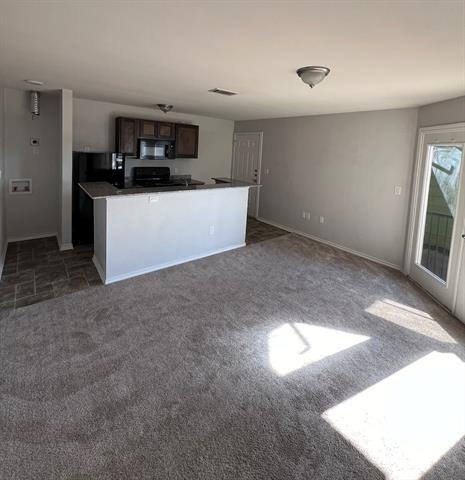 Building Photo - 9837 Walnut St