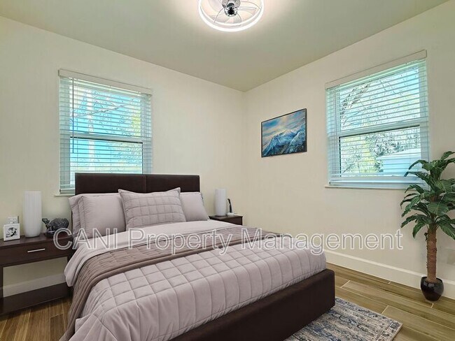 Building Photo - 748 Bethune St