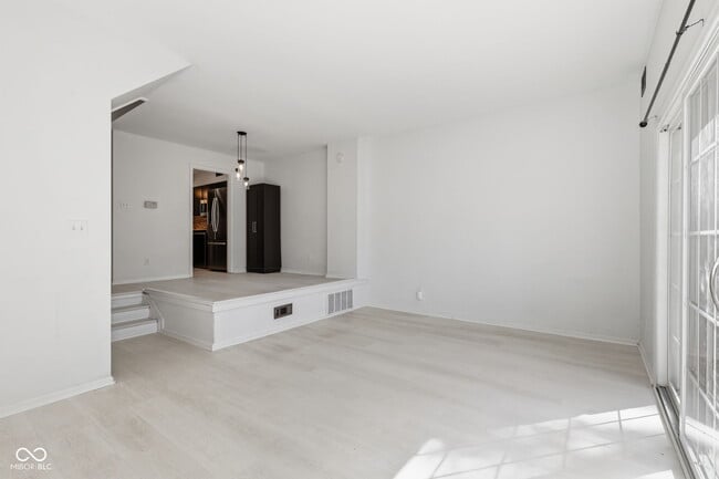 Building Photo - 2260 Rome Dr