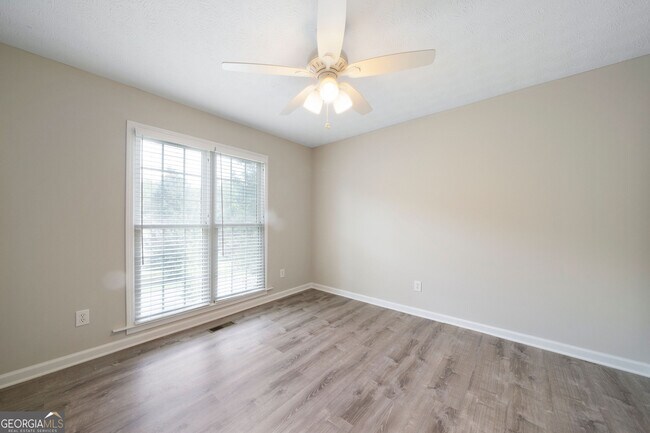 Building Photo - 33 Stevenson Point