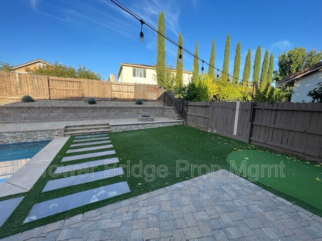 Building Photo - 5508 Copper Sunset Way