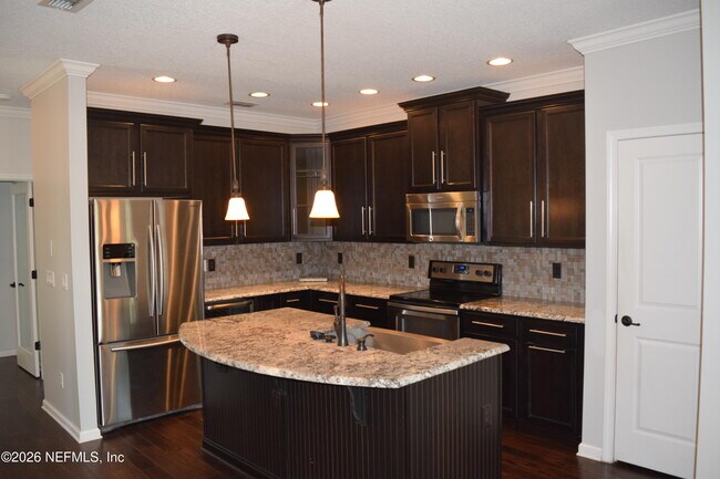 Building Photo - 247 Amistad Dr