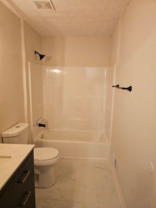 Building Photo - 490 S Jeff Davis Dr