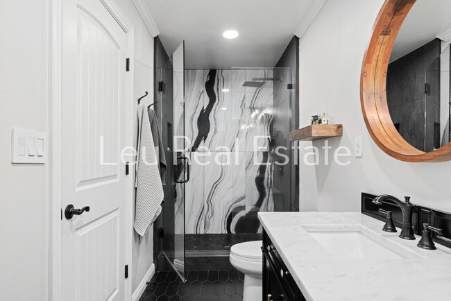 Building Photo - 3777 De Sabla Rd