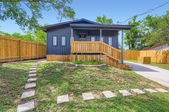 Building Photo - 1428 Webberville Rd