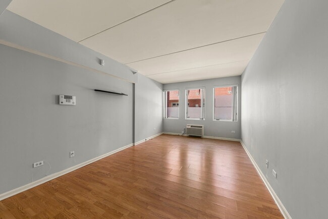 Building Photo - 1041 Susan Collins Ln