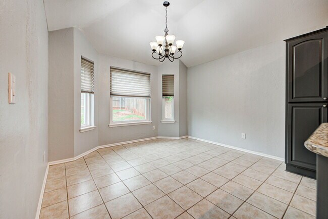 Building Photo - 1817 SE 1st St