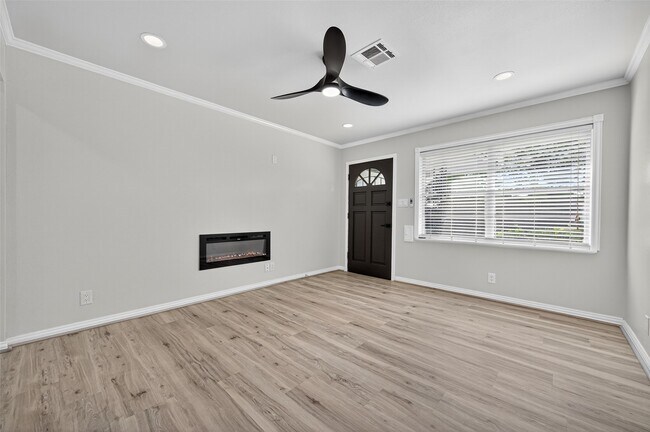 Building Photo - 1803 Foxwood Rd